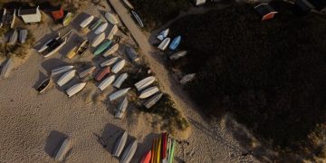 US Response to Europe's Refugee Crisis: A Comprehensive Look - Cover Image